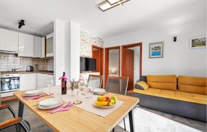 Cozy Apartment In Vodice