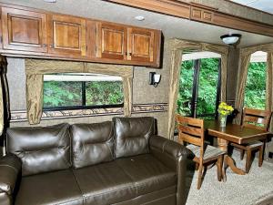 Lakefront RV Cottage in Parry Sound #18