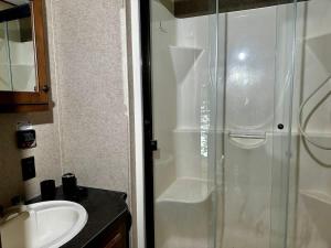 Lakefront RV Cottage in Parry Sound #18