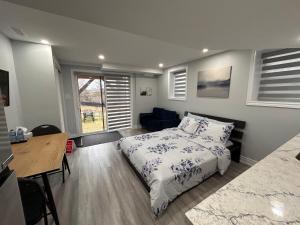 Whitby Hideout - 3BR, 5BD, 3WR, Pool Table, Sauna