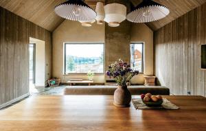 Amazing Home In Bozepole Królewskie