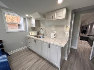 Whitby Hideout - 3BR, 5BD, 3WR, Pool Table, Sauna