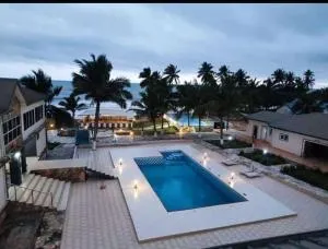 LLOYDS BEACH RESORT and SPA - Winneba