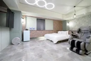 Ulsan Jinjang-dong Samsung Jang Hotel - Suryŏm-ni