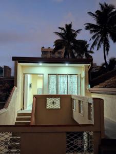 Ocean Breeze Retreat Coastal Getaway in Colombo