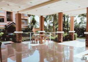 Puerto Princesa Resort-style Condo with FREE Pool, Parking & Gym - B2 2Flourite