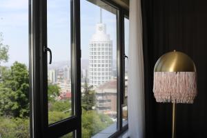 1006 Central 135 sqm close to consulates