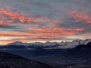 Mountain view apartment in Veysonnaz