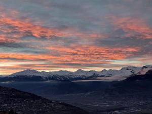 Mountain view apartment in Veysonnaz