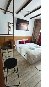 TANTRA Studio 7 NACU Universitate