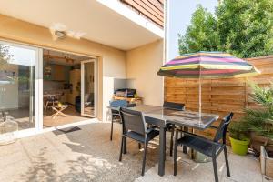 Terrace and garden, close to beaches, heart of town
