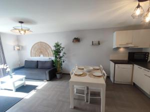 Appartements La piscine des Gorges - Climatisation Parking : photos des chambres