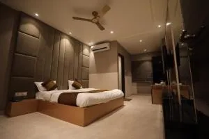 Hotel Maya crystal - Juhi Bari