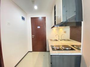 Luxurious & Cozy 2BR Gateway Pasteur Apartment near Exit Toll By Travelio
