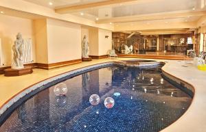워런다이트 Maggie's Guesthouse - large property with pool, billiards, tennis court, BBQ & more 게스트하우스 로비