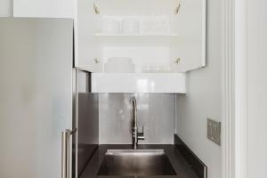 Blueground West Village AC wd balcony NYC-1790