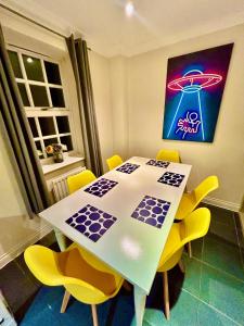 5 Bedroom House - DISC0UNTS - Parking, Contractors, Group, Family