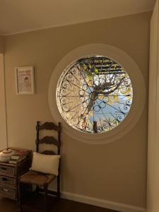 Artsy Italian lake retreat with stunning views!