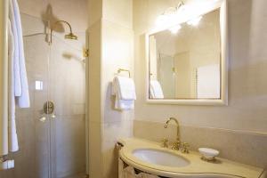 Castello di Montemasso B&B