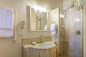 Castello di Montemasso B&B