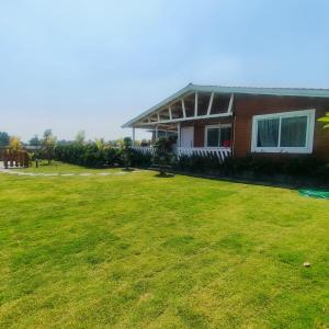 Private pool with 3 bhk farm house Kuku farm stay # Moinabad