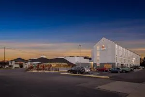 Comfort Inn & Suites Prince George - Fort Gregg - 伍德维尔