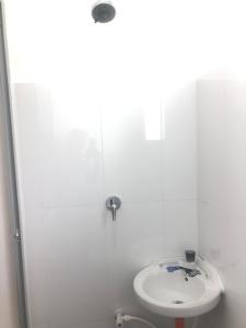 Santorini 2BR Resort Apartment - Negombo Beach & Airport