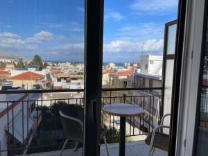 2 bedroom apt with a sea view