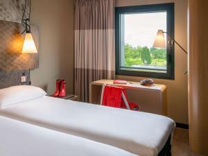 Hotels ibis Pontorson Baie Du Mont Saint Michel : photos des chambres