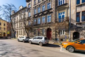 Park Krakowski Loft Apartment by BookingHost
