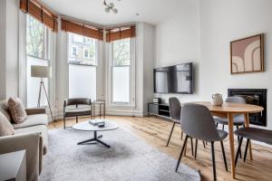 Blueground Maida Vale balcony nr Little Venice LON-507