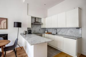 Blueground Maida Vale balcony nr Little Venice LON-507