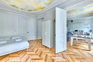 Morningstar Suite 8th Floor Elegance