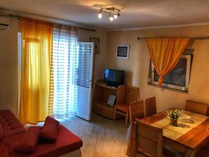 Apartments in Banjol - Insel Rab 16070