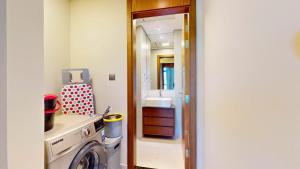 Stylish and Spacious Furnished 1BR in 2020 Marquis