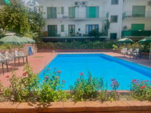 Large family appartament with pool