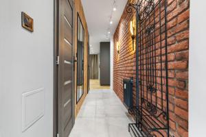 Retro Luxury 1BR Apt