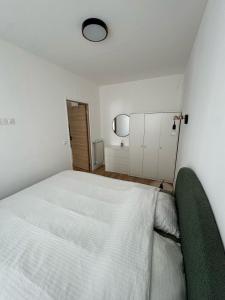 Charming 2P Nice center for 4