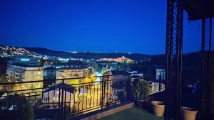 UNIQUE Studio- Great Balcony and View! PARKING possibility!