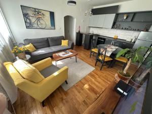 Iras Square 2 Bedroom Apartment Free Parking