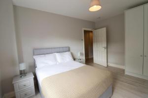 Charming 2-Bed Apartment in Dublins Countryside