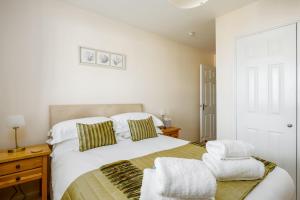Islands Edge- Moments from Hamworthy Beach and Park