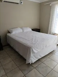 The WhiteHouse FarmHouse Overnight Stay - Douglas