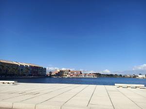 Coquet T2 familial avec loggia et parking, vue lac - FR-1-799-50