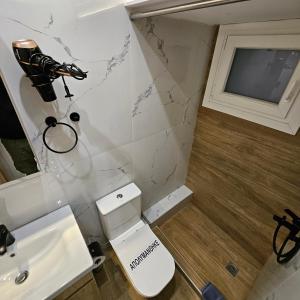Central 5 Modern Apartment with free parking