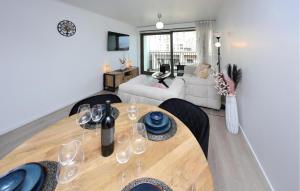 Awesome Apartment In Oostende