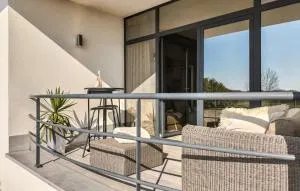 Amazing Apartment In Oostende With Wifi - Leffinge