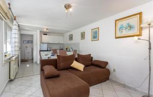 1 Bedroom Cozy Apartment In Kraljevica