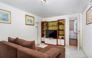 1 Bedroom Cozy Apartment In Kraljevica