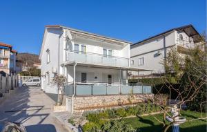 Beautiful Home In Selce With Wifi 